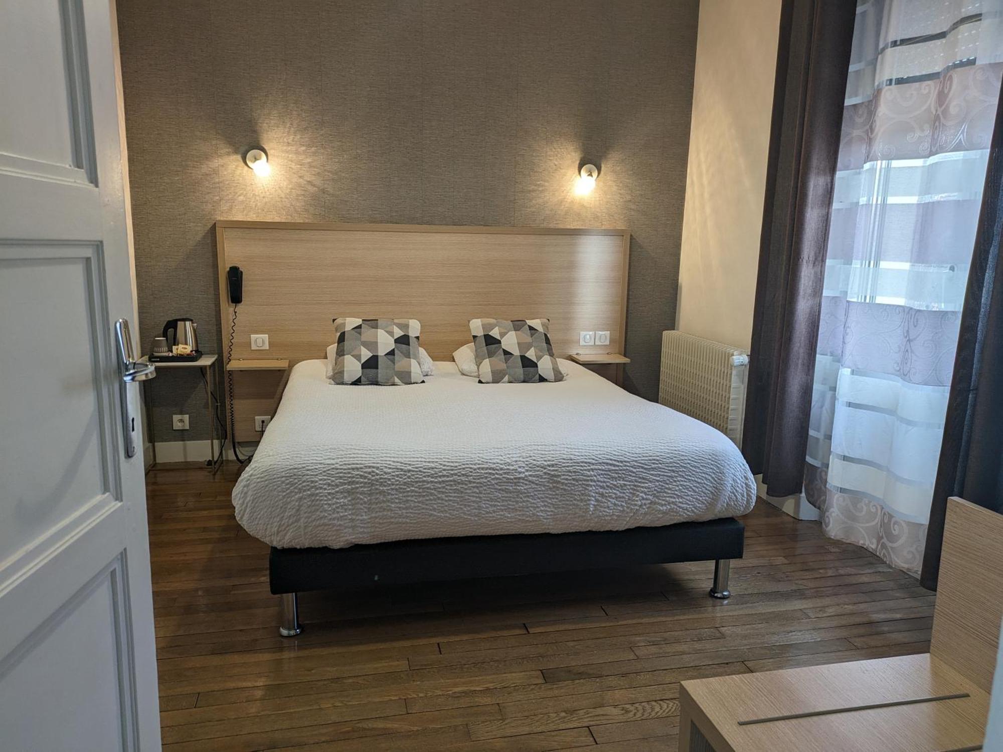 Logis Hotel Le Saint Florent Mont-pres-Chambord Exterior photo