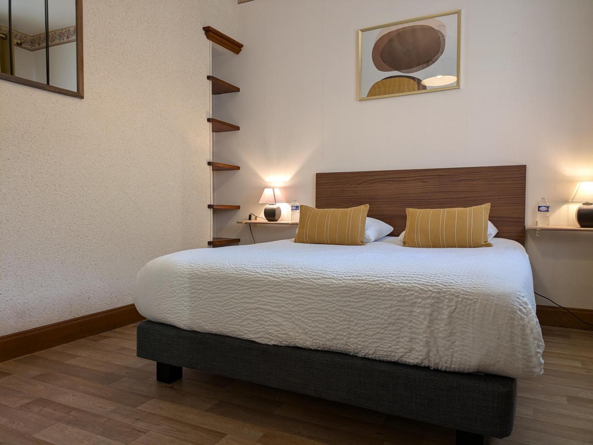 Logis Hotel Le Saint Florent Mont-pres-Chambord Exterior photo