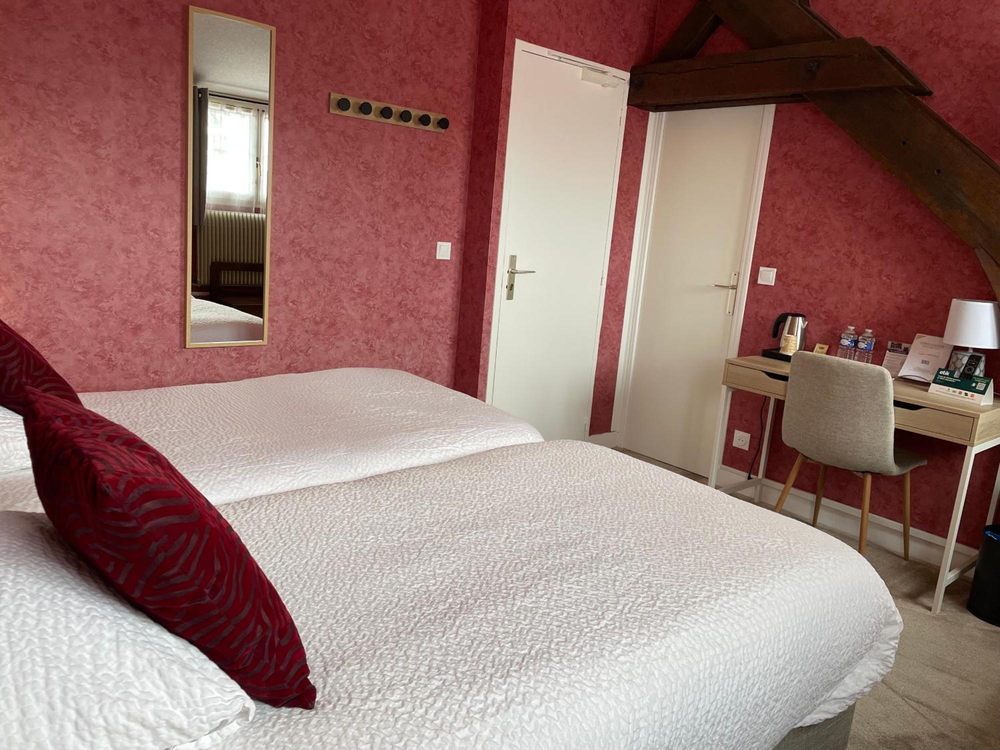 Logis Hotel Le Saint Florent Mont-pres-Chambord Exterior photo